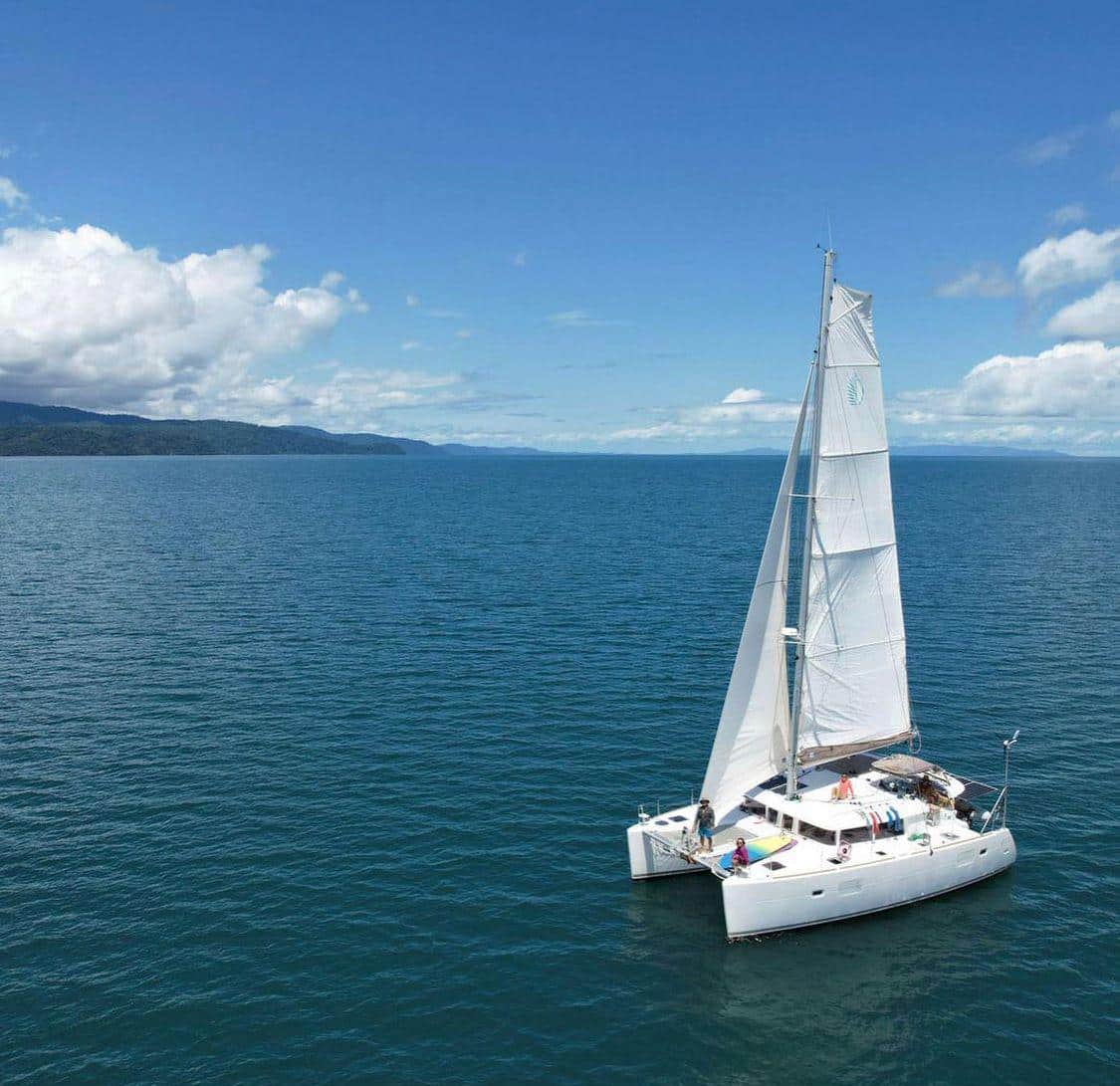 40ft catamaran for group outings in Jaco